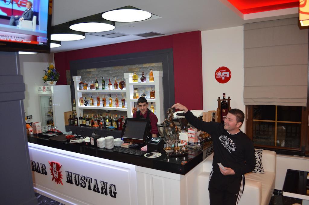 Hotel Mustang Vasqarr 외부 사진