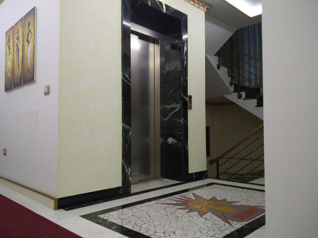 Hotel Mustang Vasqarr 외부 사진