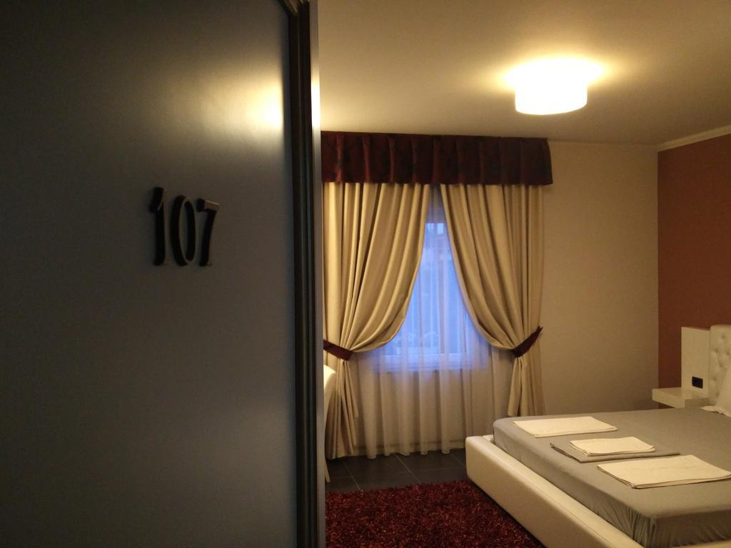 Hotel Mustang Vasqarr 외부 사진