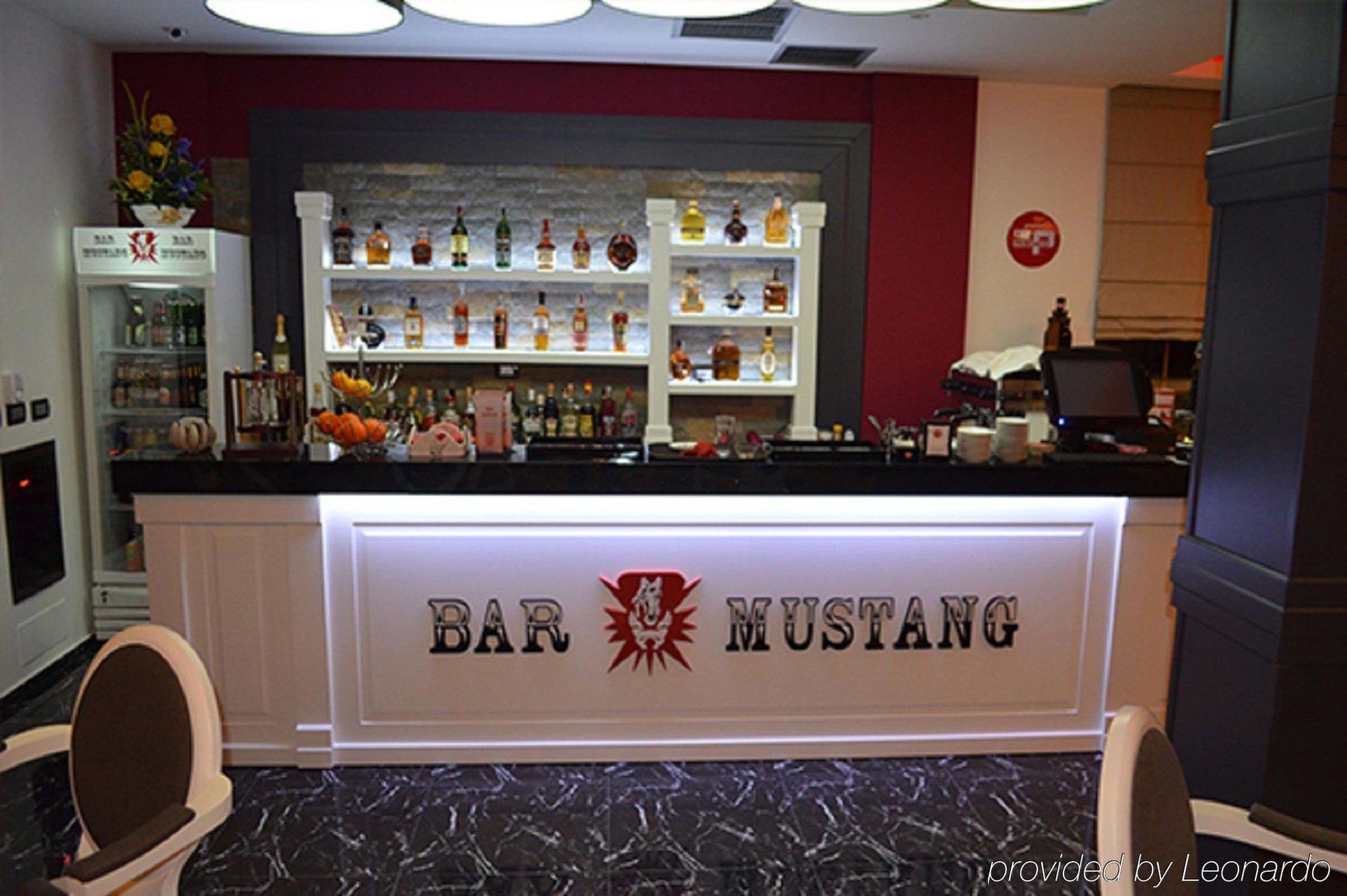 Hotel Mustang Vasqarr 외부 사진