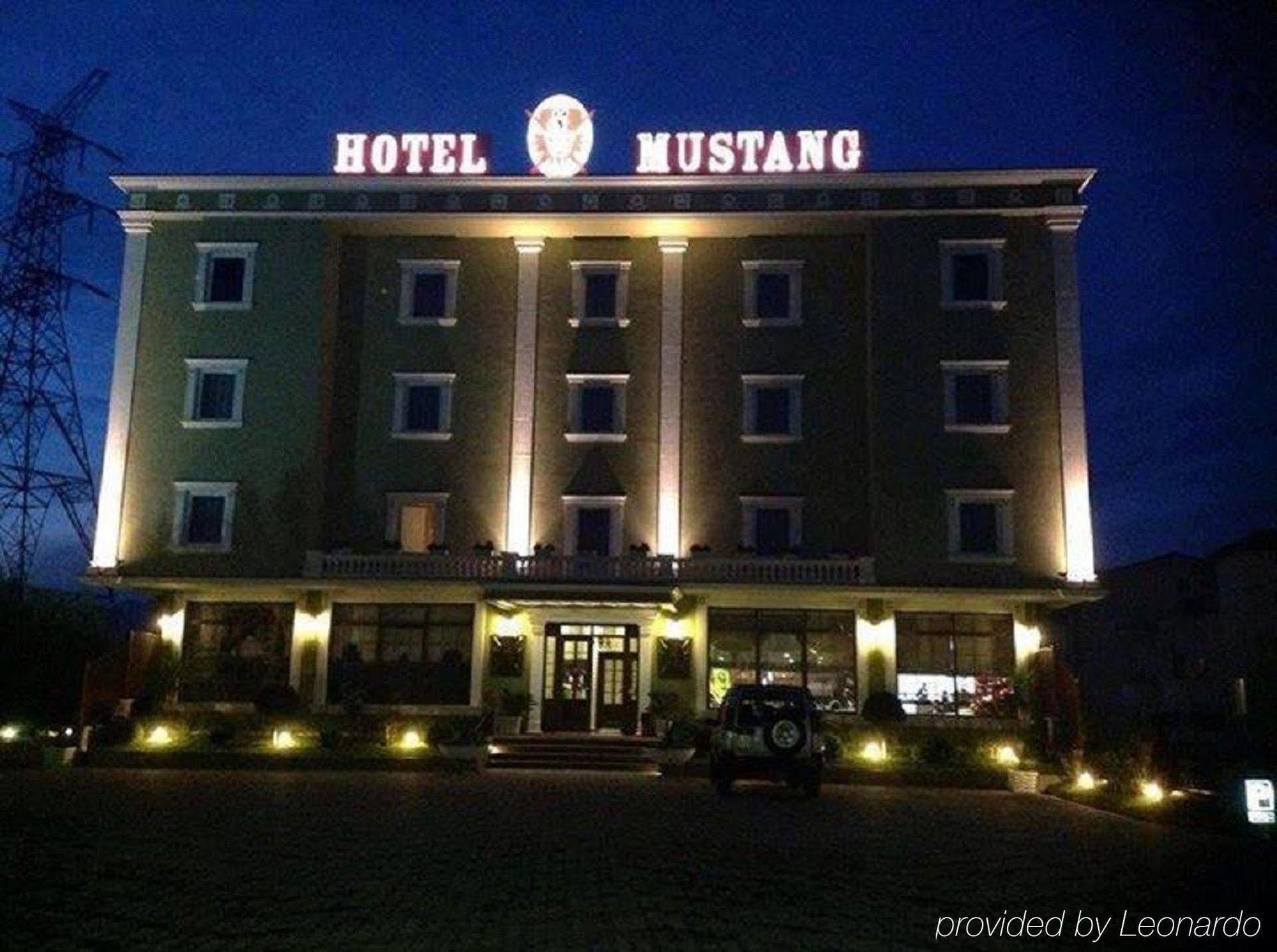 Hotel Mustang Vasqarr 외부 사진