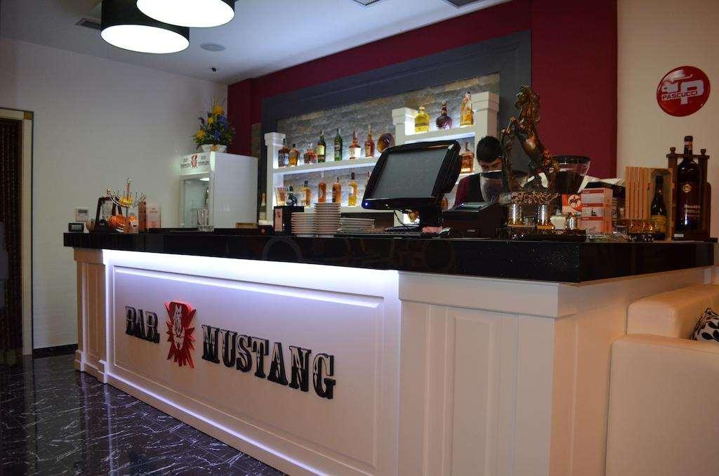 Hotel Mustang Vasqarr 레스토랑 사진